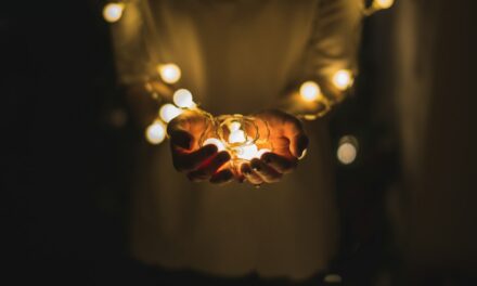吵架時說「你」還是「我」？一個非暴力溝通練習，讓對方真正聽懂你